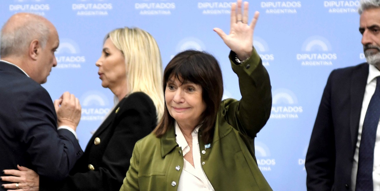 Bullrich calificó de "histórico" que personas de 18 años sean "legítimos portadores de armas"