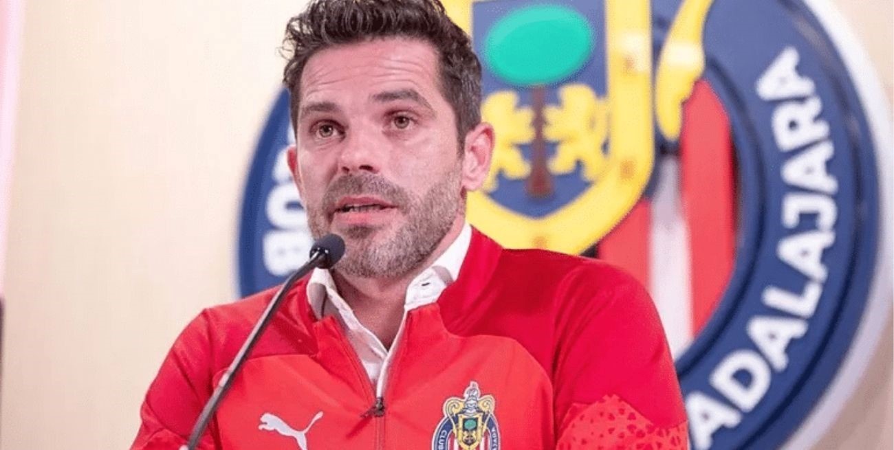Denuncian que Gago dejó en pésimas condiciones la casa que alquilaba en México