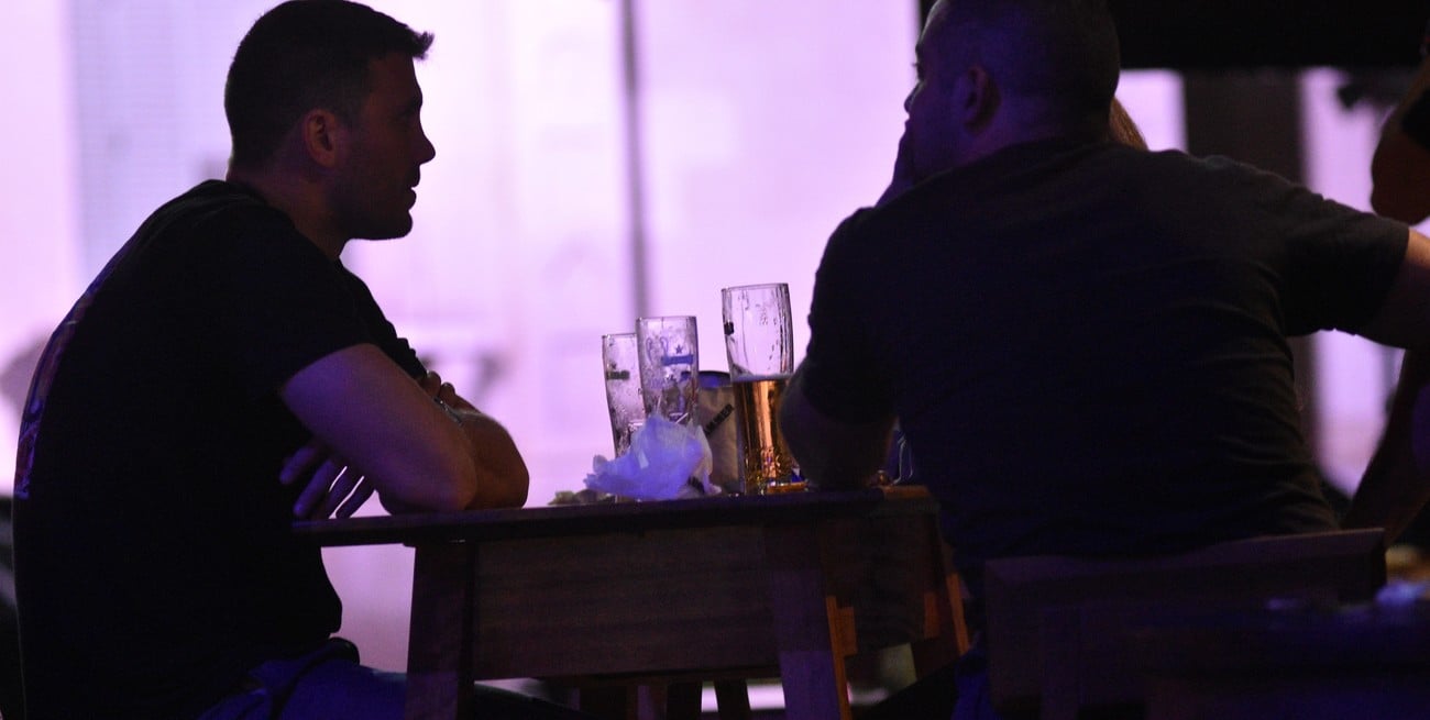 Otra vez, "trapitos" en áreas gastronómicas de Santa Fe: qué plan diseña el municipio