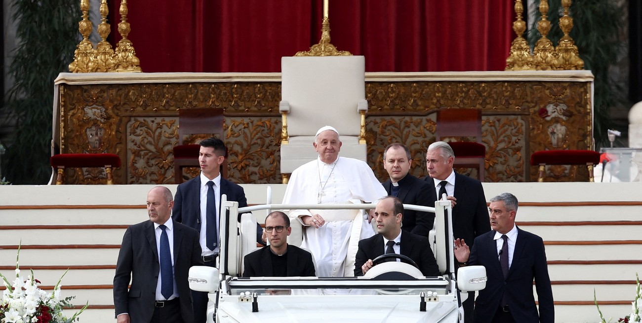 Francisco abogó por paz para la "martirizada" Palestina