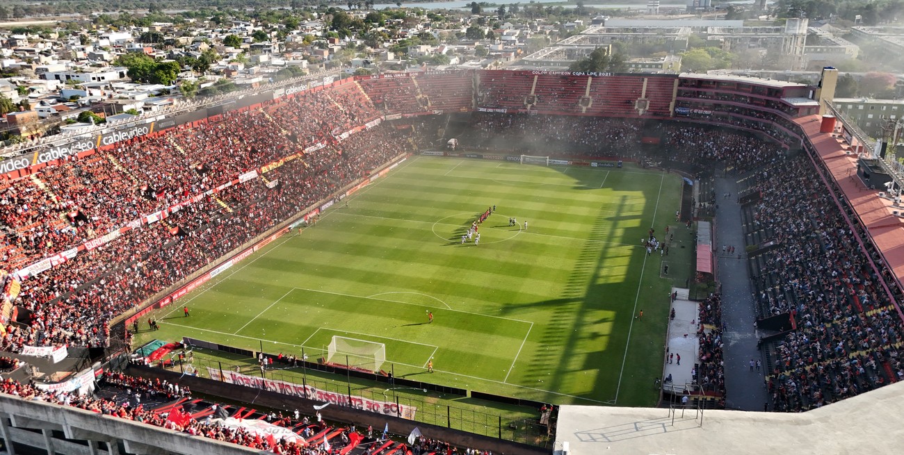 Colón, juez y parte: Madryn, de estar último en la B al sueño de Primera  