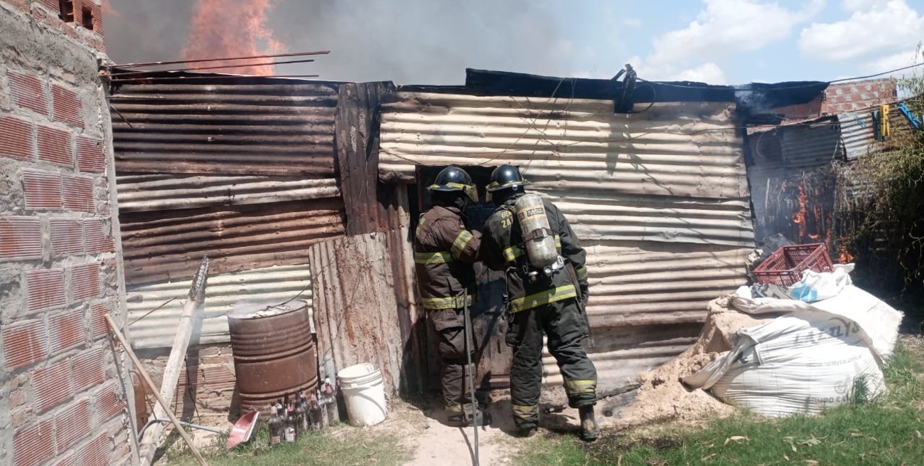 Se incendió un rancho en barrio Los Troncos