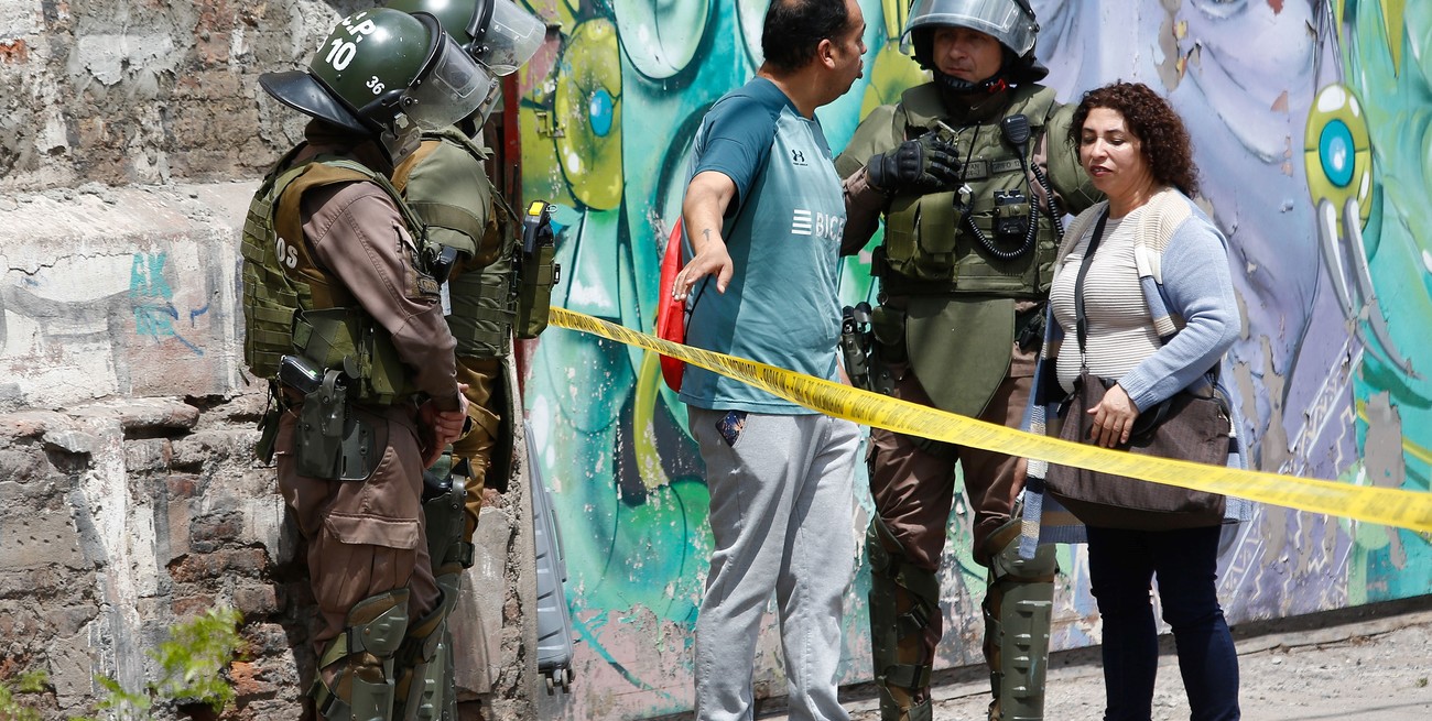 Santiago de Chile: explotó una bomba molotov en un internado y hay 34 estudiantes heridos