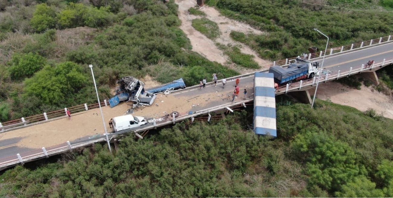 El choque de camiones en el norte de Santa Fe dejó heridos y corte de tránsito 