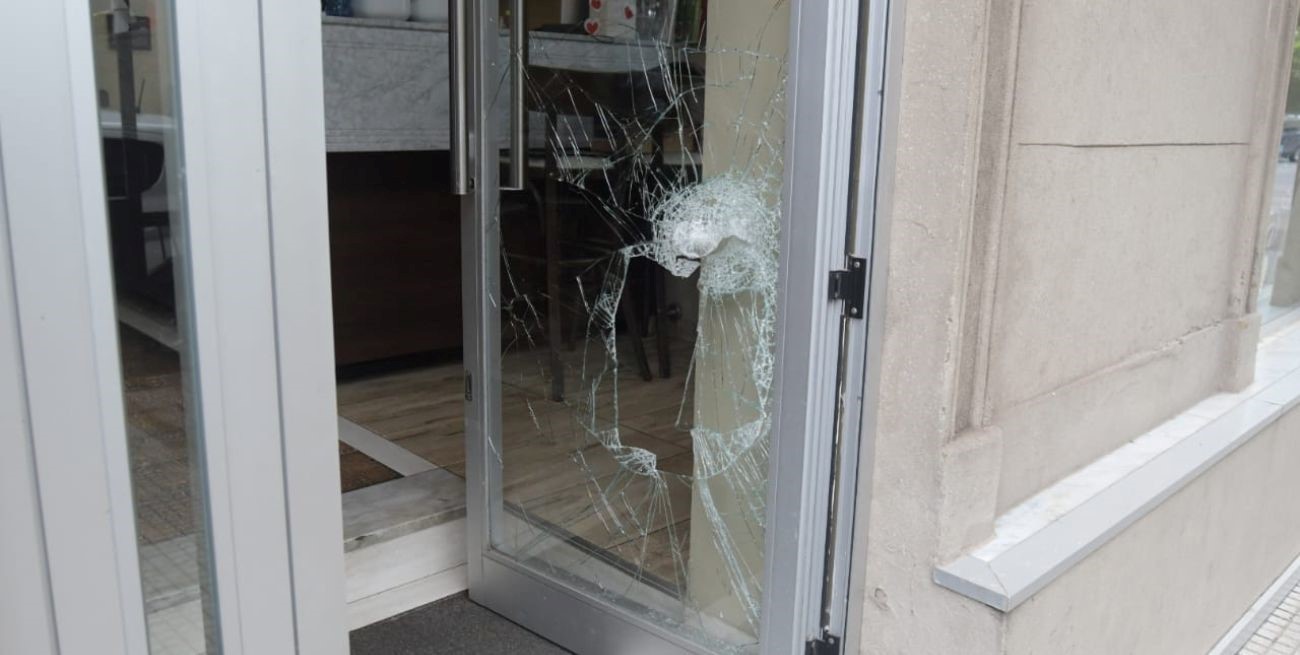 Destrozos y robo en un bar de la Recoleta santafesina