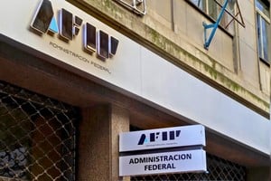 Crecen los conflictos por la reestructuración de la AFIP, renuncias masivas de empleados jerarquizados y rumores de renuncia de la titular Florencia Misrahi.