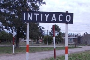En medio del ataque, la hija de la mujer, de 8 años, intentó defender a su madre.