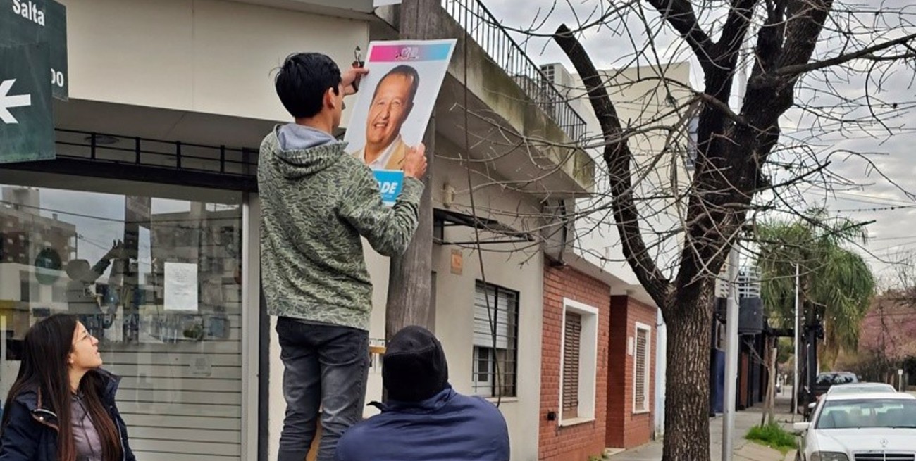 Una ciudad santafesina prohíbe la colocación de pasacalles y columneros de campañas electorales