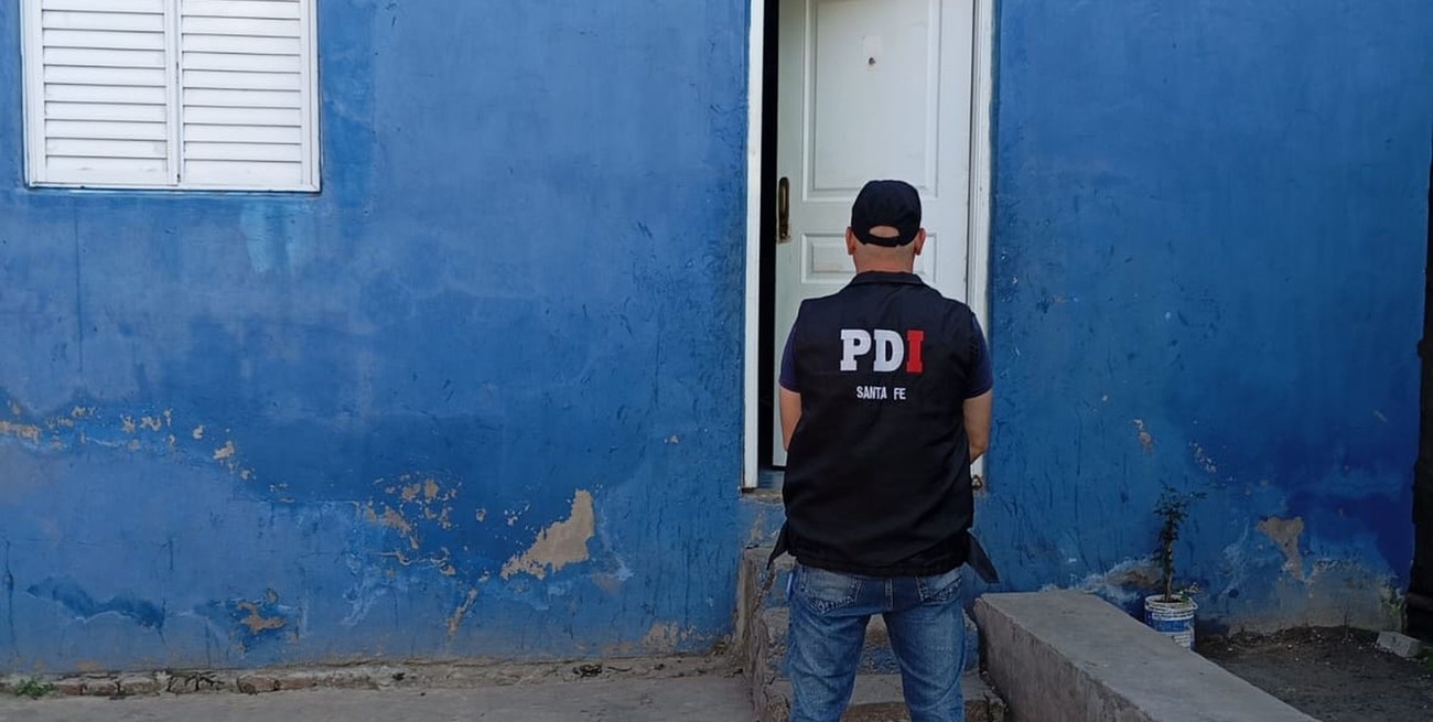 Un preso de la cárcel de Las Flores y dos mujeres de su familia implicados en estafas