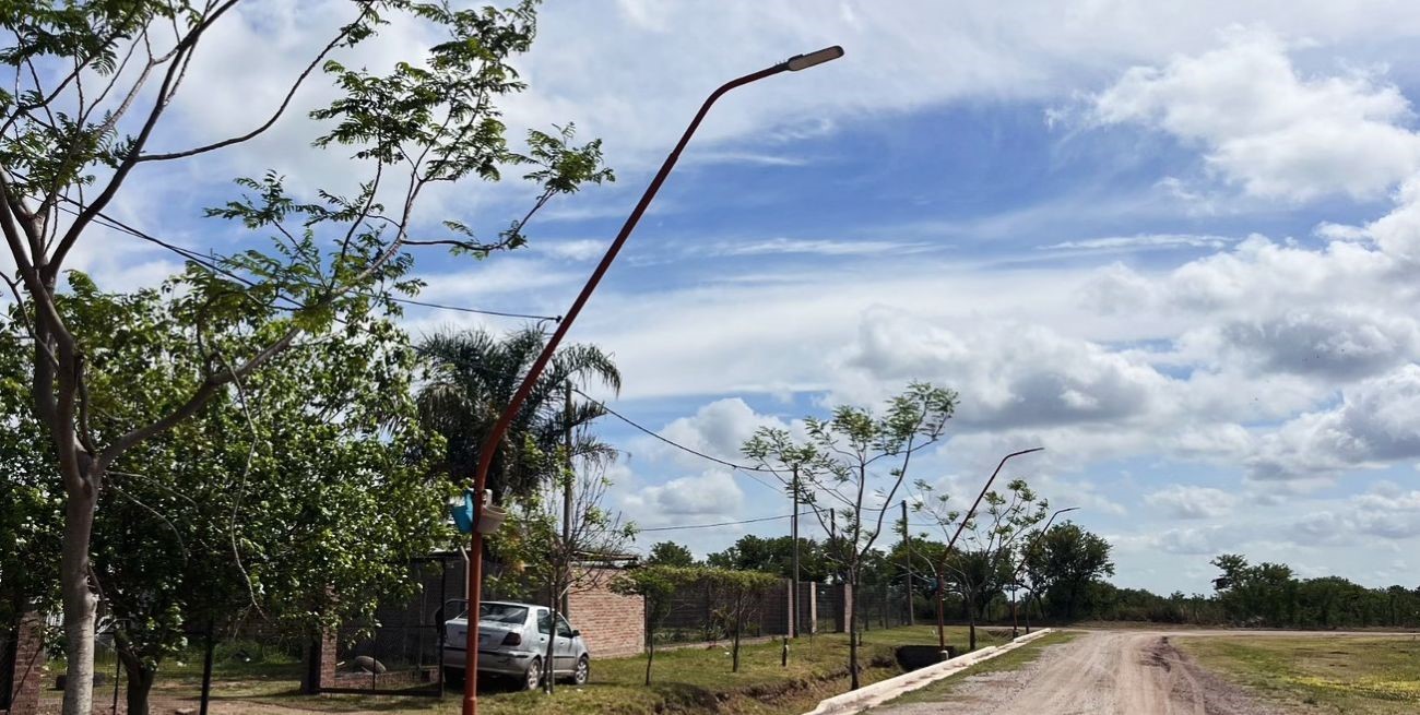 Con recursos del POU renovaron las luminarias en calle de Colonia San José