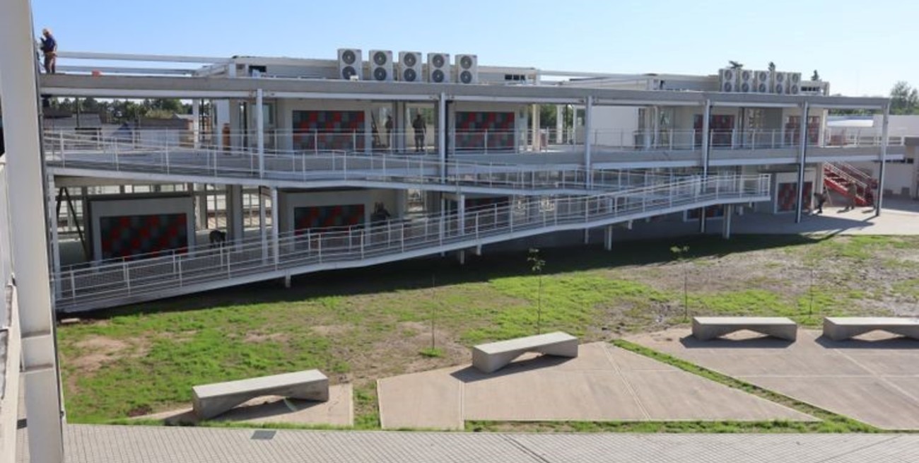 Di Gregorio: "La construcción de la nueva Escuela Agrotécnica de Rufino superó el 84%"