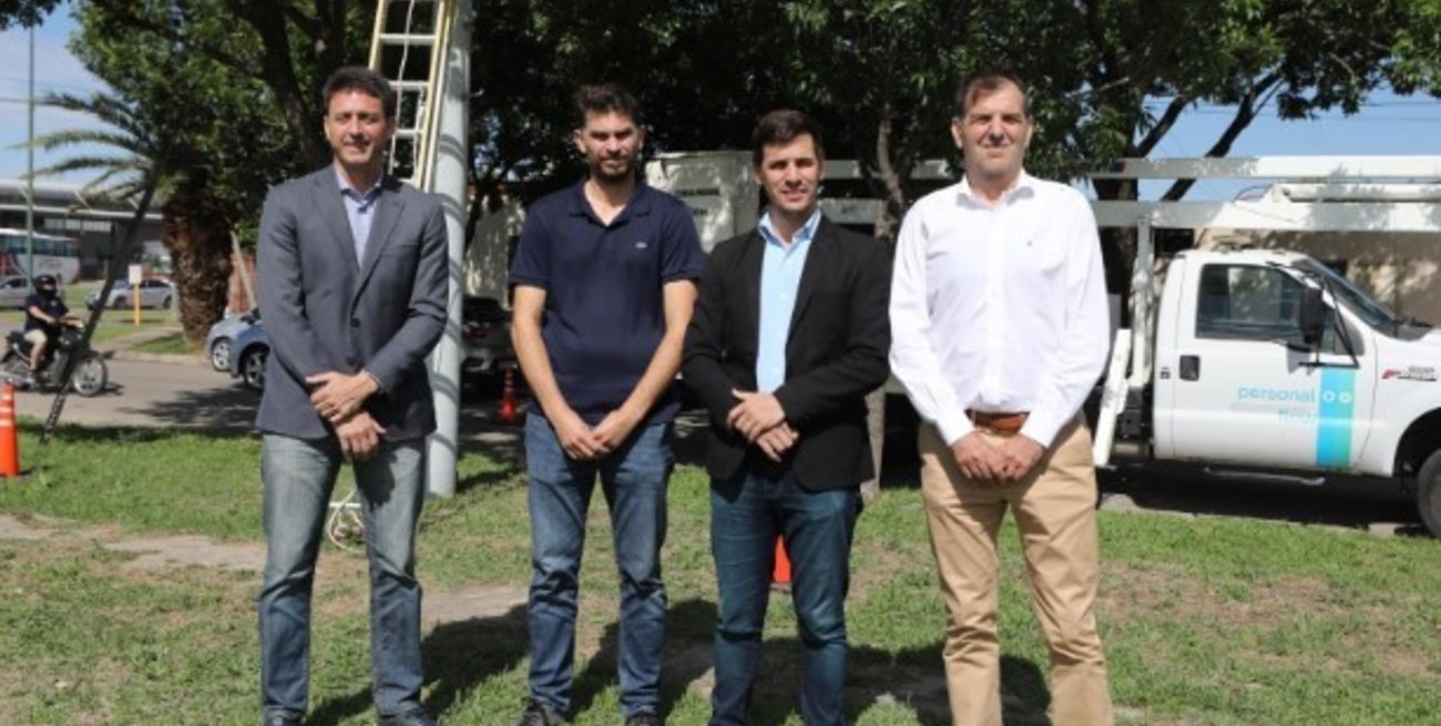 Telecom impulsa la conectividad con inversiones en fibra óptica y redes móviles de alta capacidad