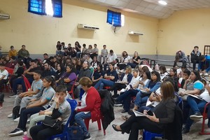 La jornada también incluyó una serie de actividades y talleres, en los que los estudiantes compartieron sus proyectos de cooperativas y mutuales escolares.