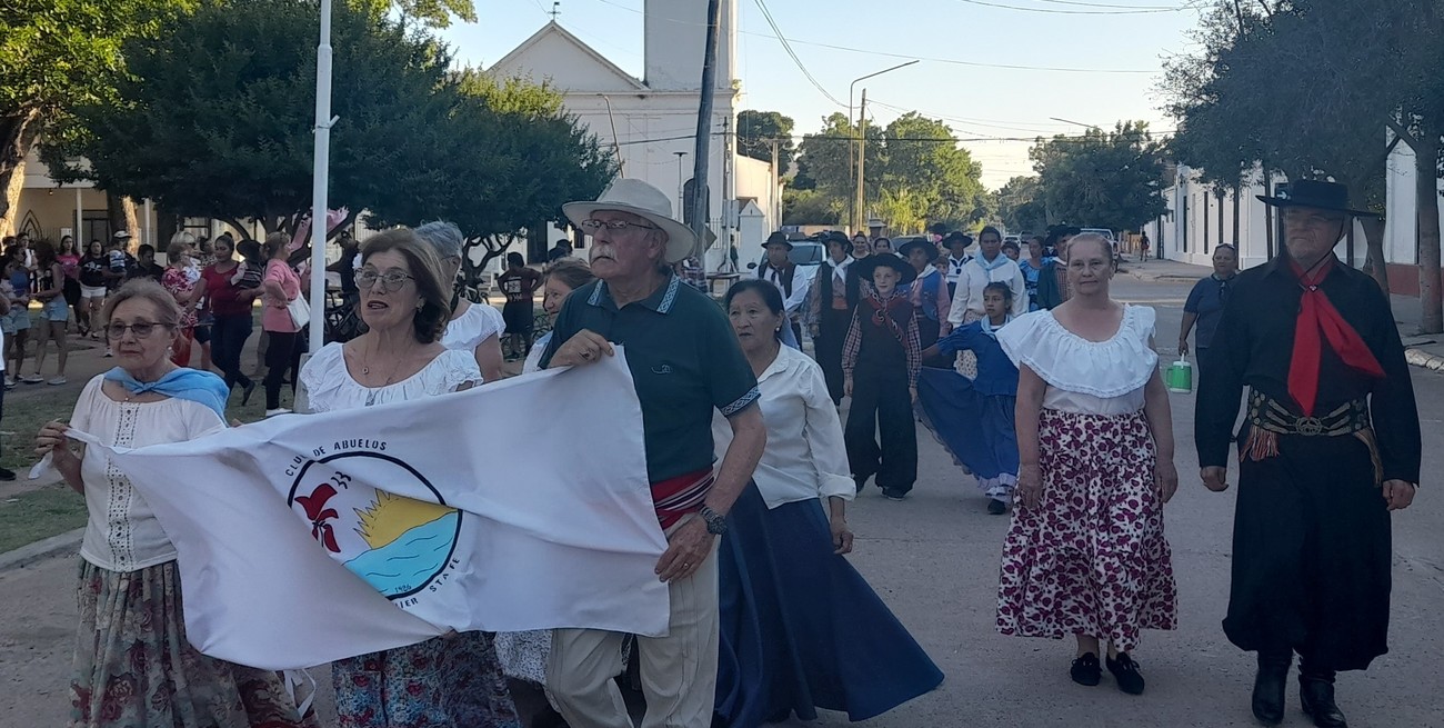 San Javier celebró el Día de la Tradición con una jornada de música, danza y homenaje al folklore local