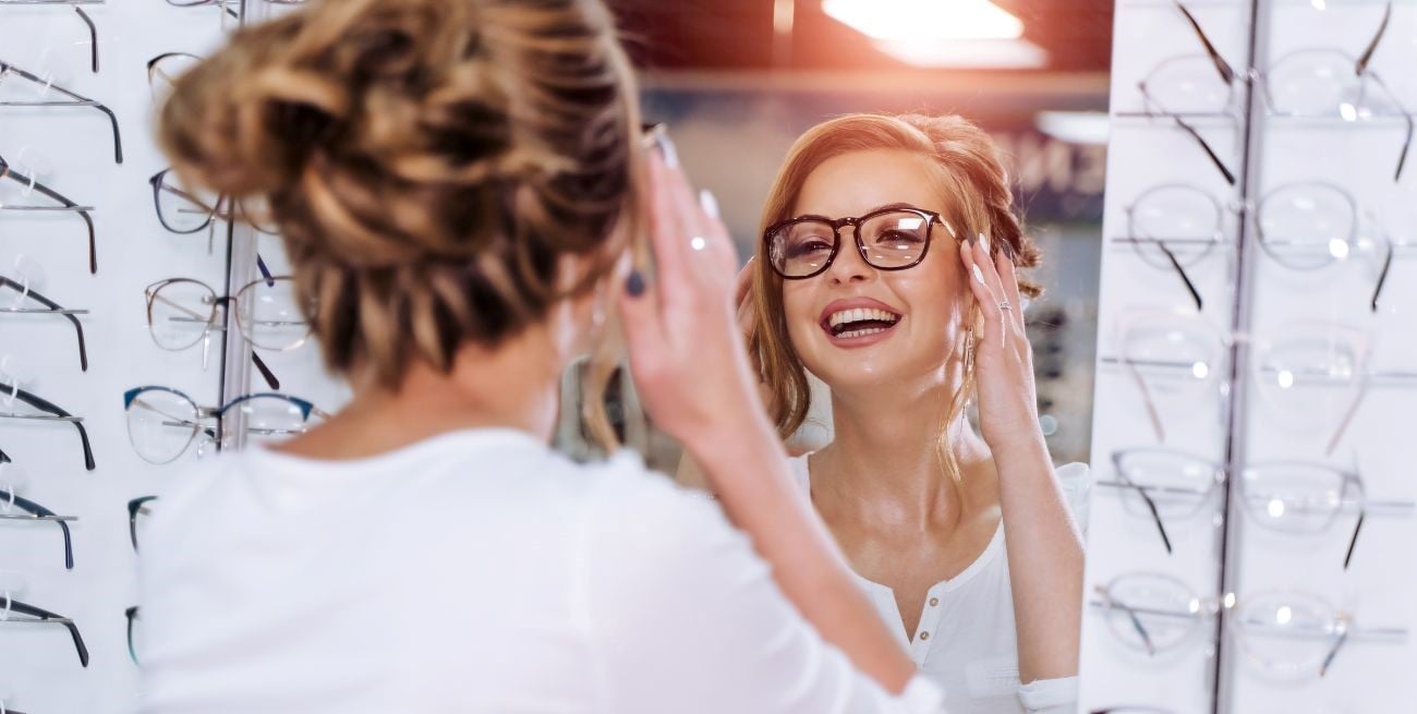 Cómo elegir los lentes perfectos según tu tipo de rostro
