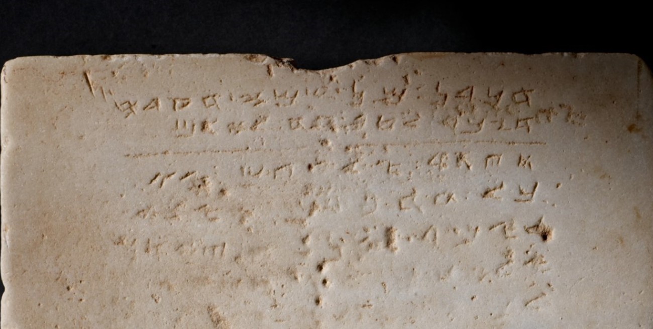 Sotheby's subasta la tabla con 10 mandamientos más antigua conservada