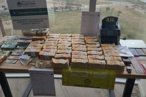 Secuestraron más de 45 millones de pesos, 83.000 dólares, 22.000 euros y 23.000 reales.