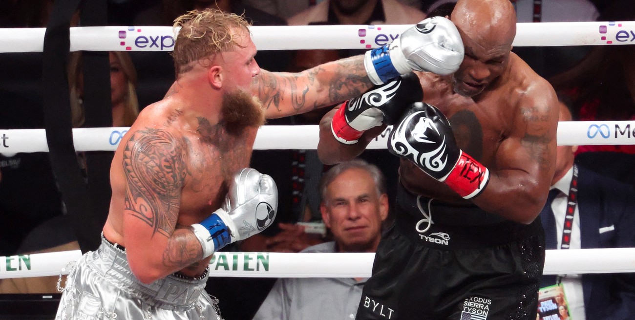 Mike Tyson cayó por puntos ante Jake Paul en su regreso al boxeo tras 19 años