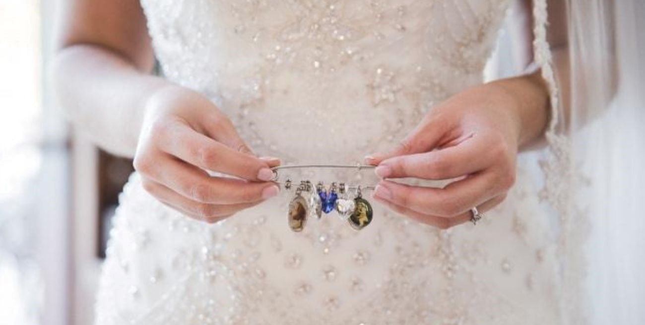 ¿Por qué la novia debe llevar algo azul el día de su casamiento?