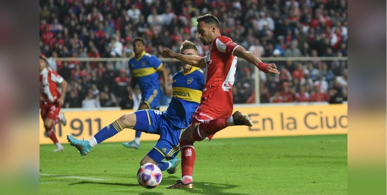 Unión: el lunes exigen a Corvalán para saber si llega contra Boca