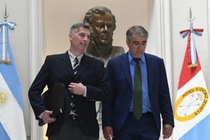 Los ministros Olivares y Bastia. Archivo