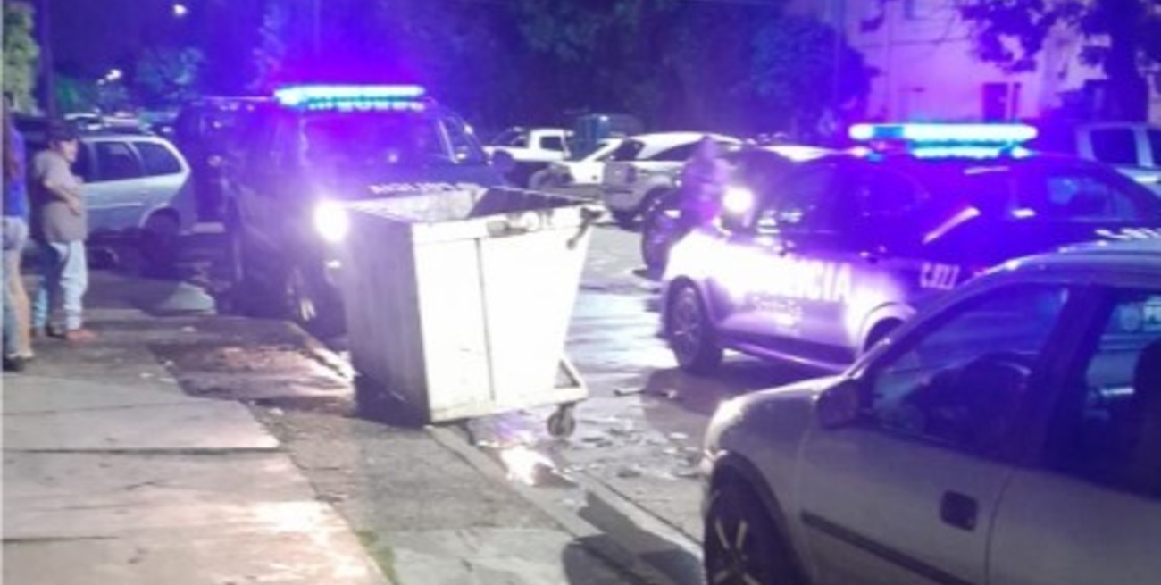 Investigan la muerte de dos personas en un monoblock de barrio Las Flores