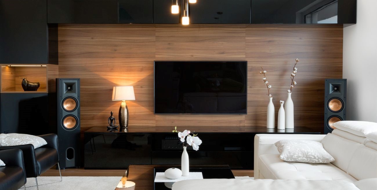 Por qué eliminar el mueble para el televisor hace que tu casa sea más grande