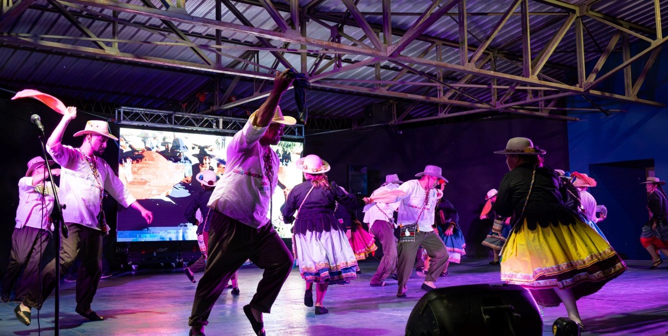 Ballets folklóricos de la provincia se reúnen en Villa Gobernador Gálvez