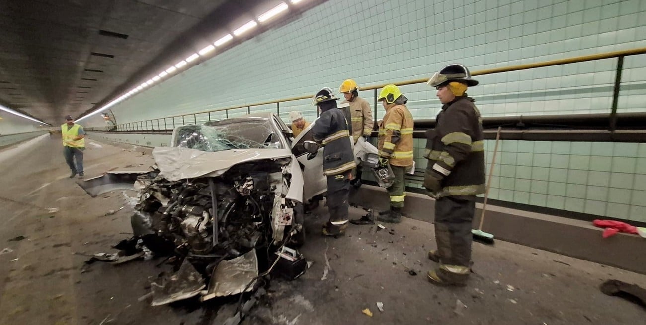 Video: así fue el impresionante accidente dentro del Túnel Subfluvial