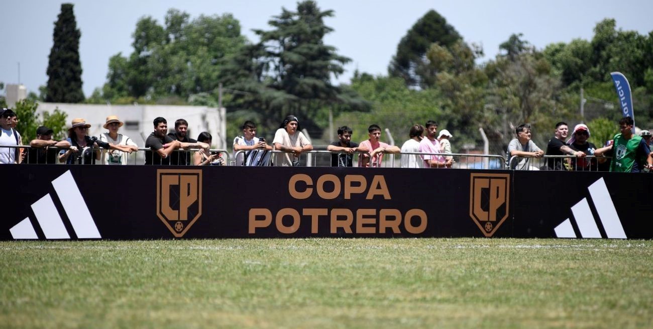 Siete jugadores profesionales desvinculados de sus clubes por participar en la Copa Potrero
