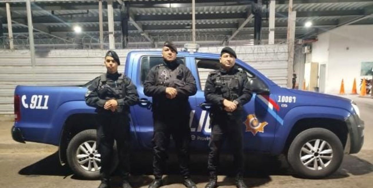 Policías logran reanimar una niña tras realizarle maniobras de Heimlich