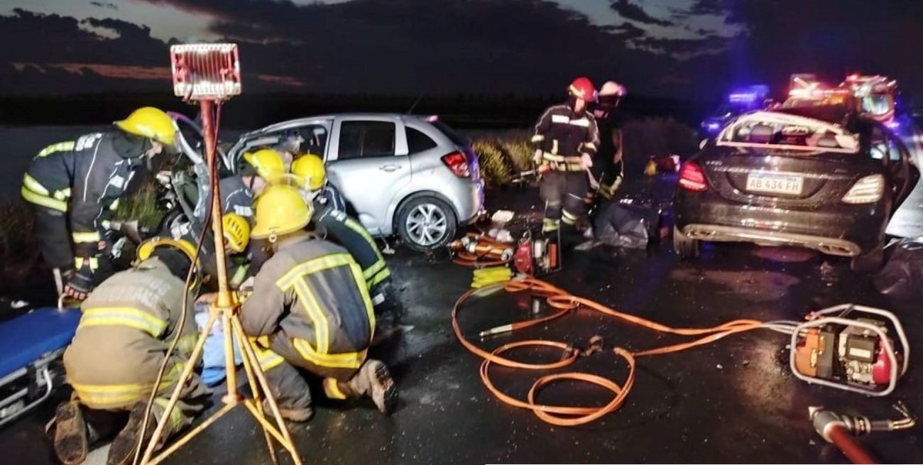 Trágico accidente en la Ruta 8: dos fallecidos y tres heridos graves 