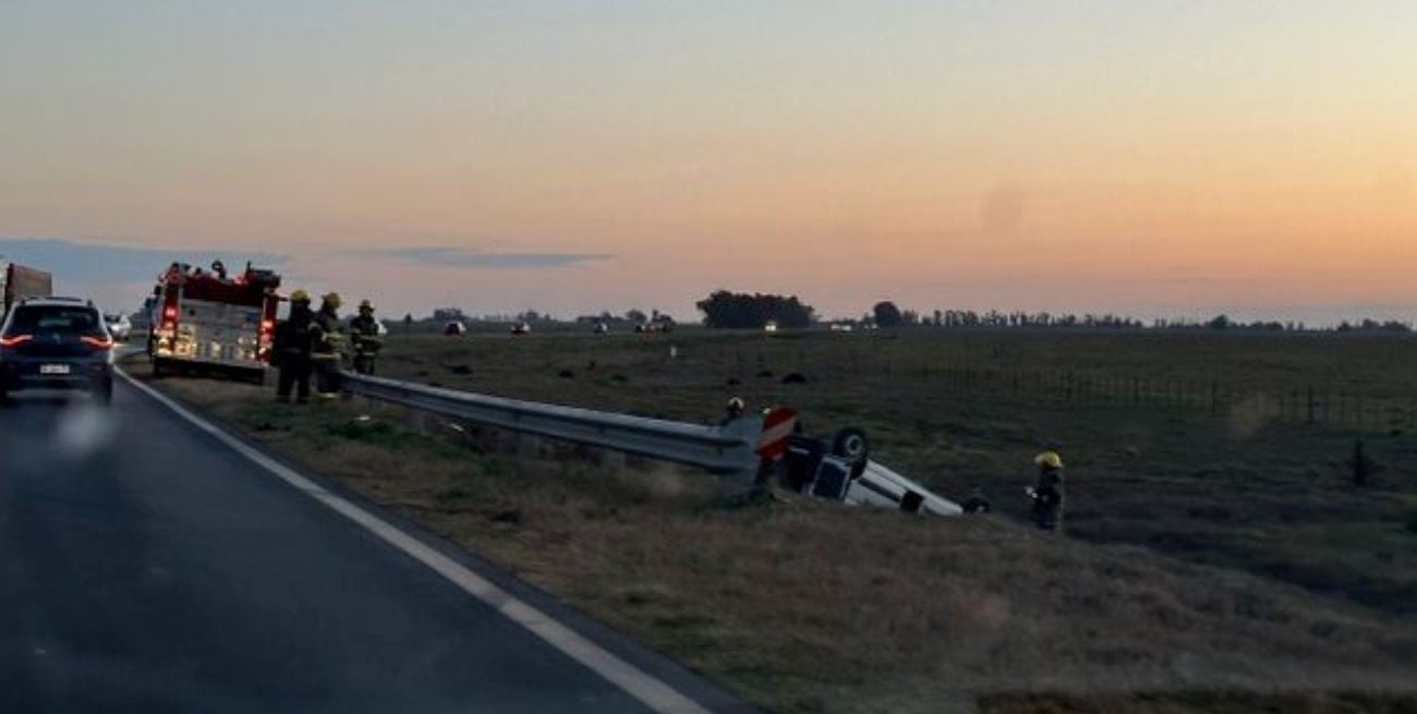 Fuerte accidente en ruta 33 entre auto y camión provocó el corte del tránsito 