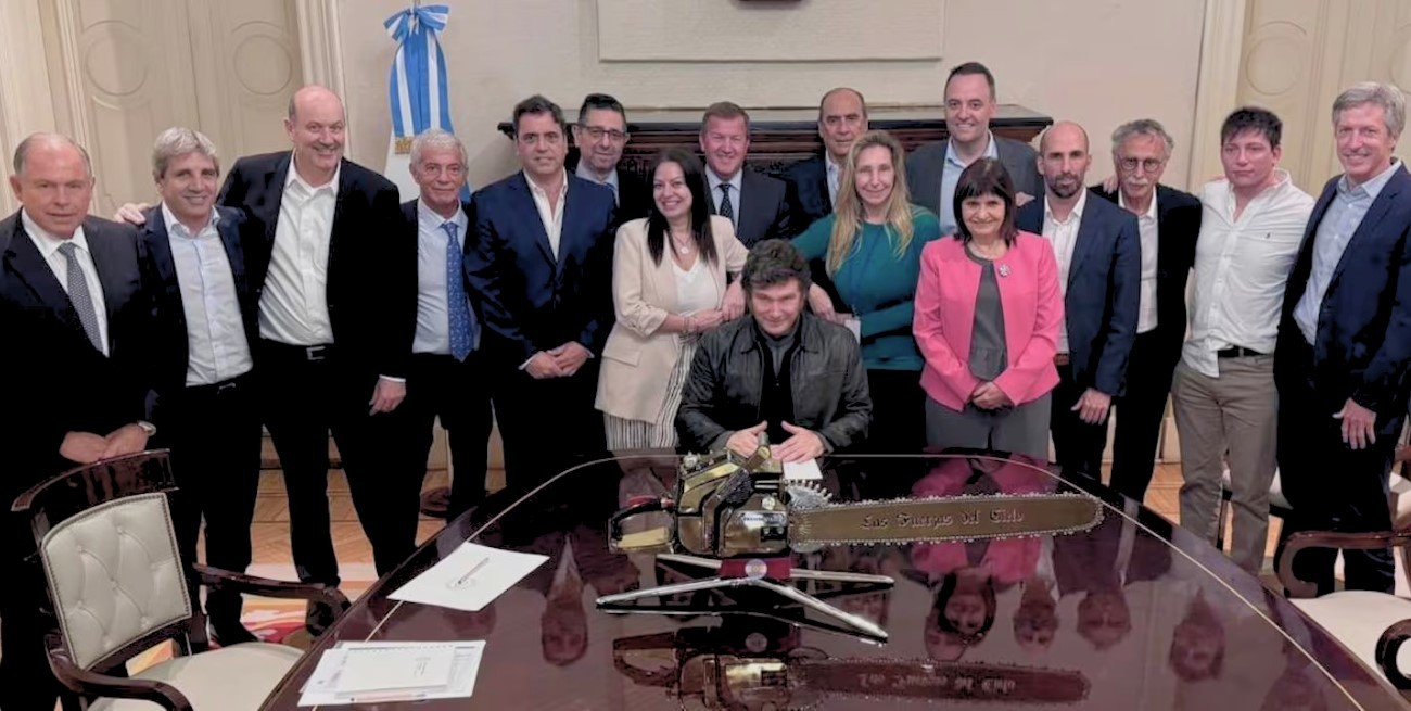 Bono a la motosierra: el gobierno nacional premiará con un plus a funcionarios que reduzcan personal