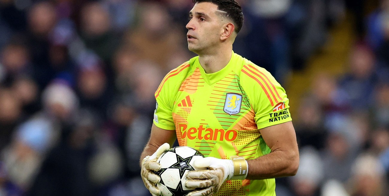 Pese a su fractura, "Dibu" Martínez atajaría igual este miércoles en Aston Villa