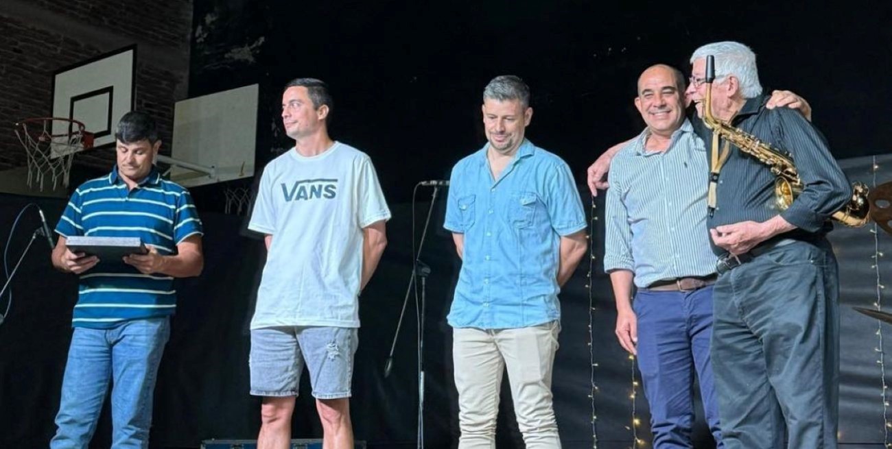 Emotivo homenaje a Ciro Müller por su destacada trayectoria musical