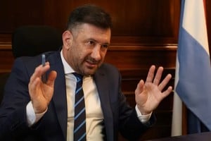 Kueider seguirá detenido en un departamento junto a su secretaria. Archivo