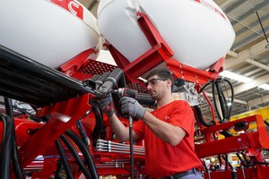 La importación de maquinaria usada para el campo vuelve a ser eje de discusión entre el oficialismo y la oposición.