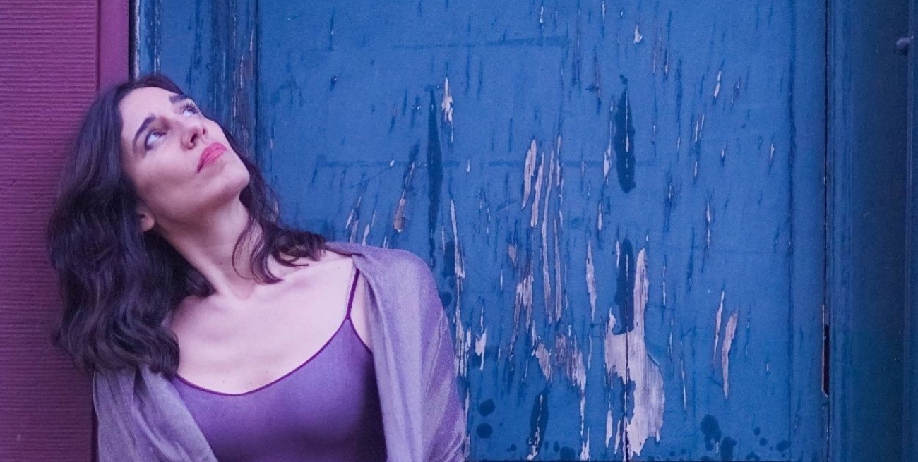 A través, o el deber de decirse