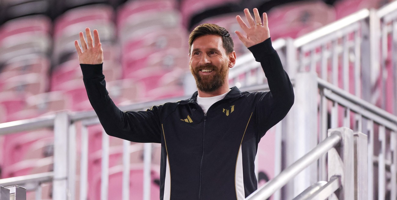 Lionel Messi recibe la medalla presidencial de la libertad de manos de Joe Biden