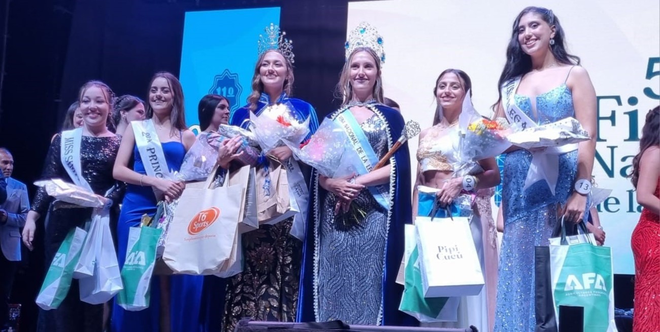 Totoras eligió dos soberanas en una misma noche: la Reina de la Leche y la Reina del Queso Azul