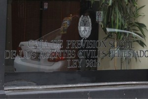 La Ley Nº 14.352 introdujo reformas al marco regulatorio de la Caja.