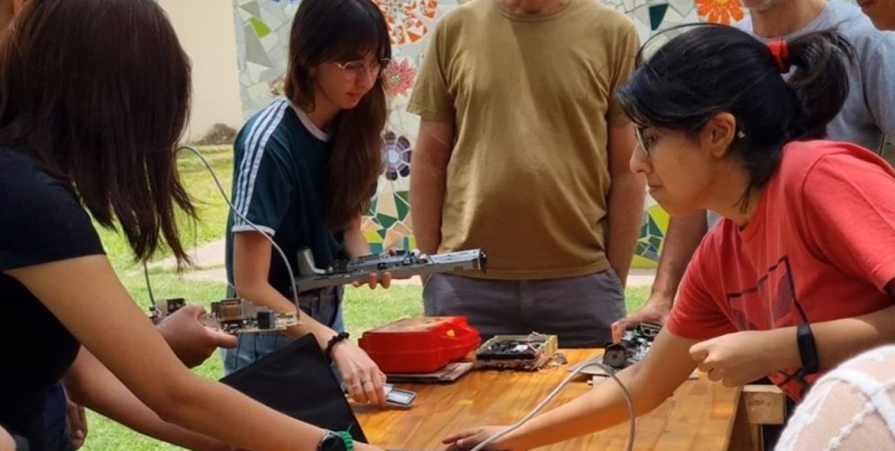 Rafaela: exitoso cierre del taller de "roboticlaje"