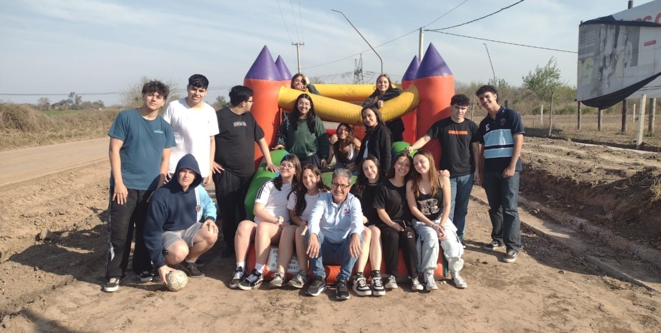 Proyectan una peli para recolectar donaciones y darles de comer a pibes de un merendero santotomesino