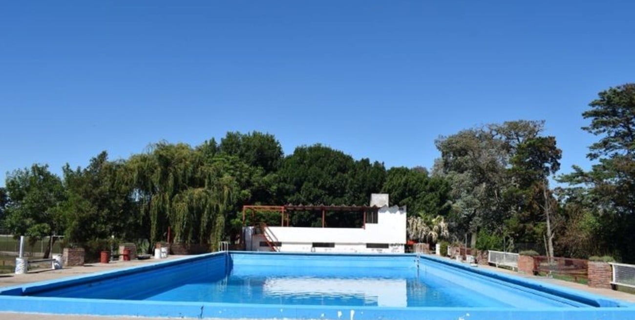 Chovet: hallaron a un hombre sin vida en la pileta del club San Martín