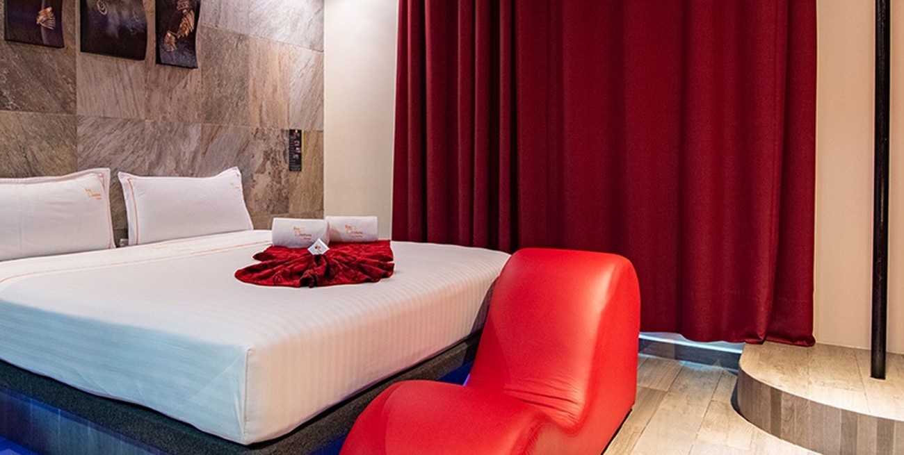 Amor salvaje: una pareja fue detenida tras provocar un escándalo en un motel