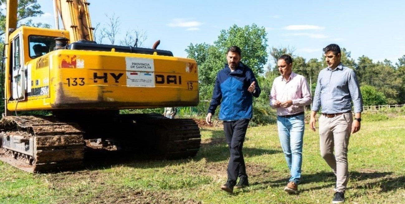 Comenzaron los trabajos para la limpieza y saneamiento de un sector del arroyo Ludueña