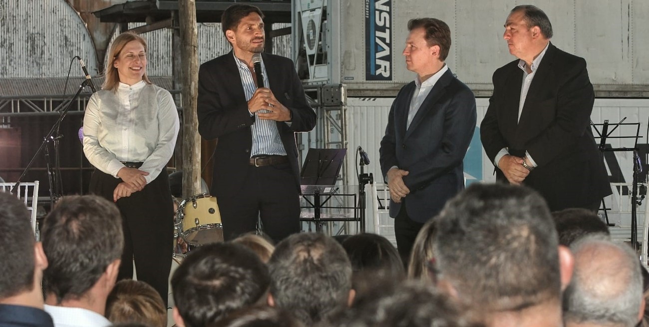 Pullaro: "El Litoral fortalece la democracia y representa nuestra identidad"