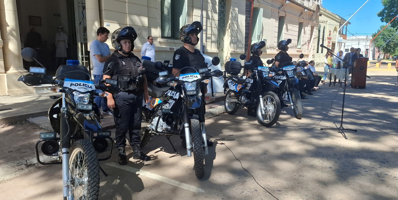 La Policía de San Javier recibe nuevas unidades en su aniversario número 141