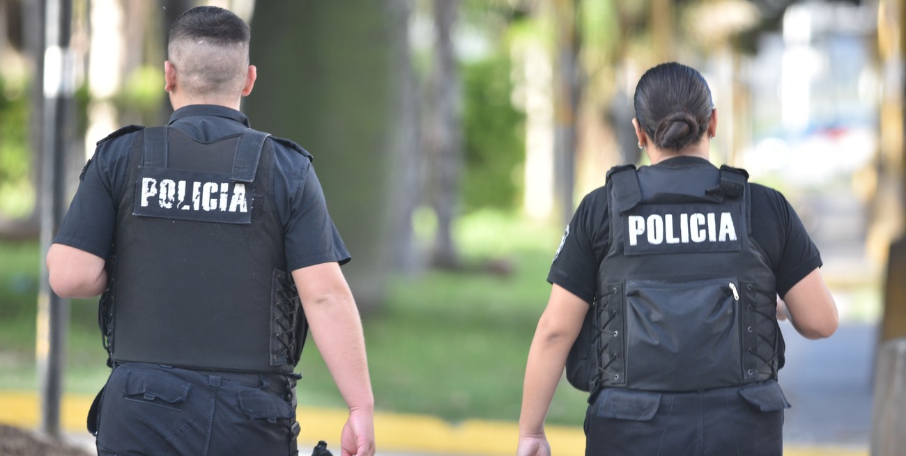 Un hombre apuñaló a un policía y fue reducido a tiros en Santo Tomé